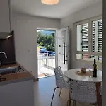 Blue Sea View Apartment