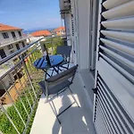 Blue Sea View Apartment *